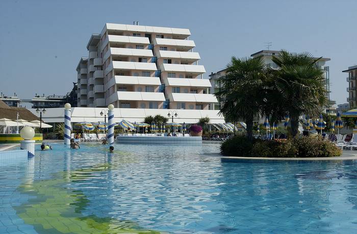 APARTHOTEL HOLIDAY ****